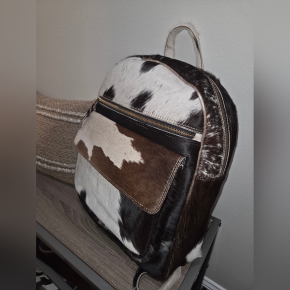 Cargo by Cynthia Bailey Backpack - Picture 3 of 13